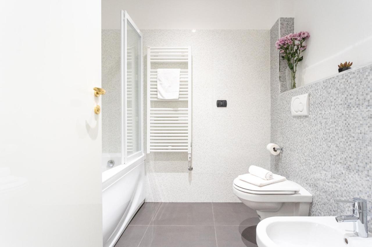White Flat In Como City Center By Rent All Комо Экстерьер фото
