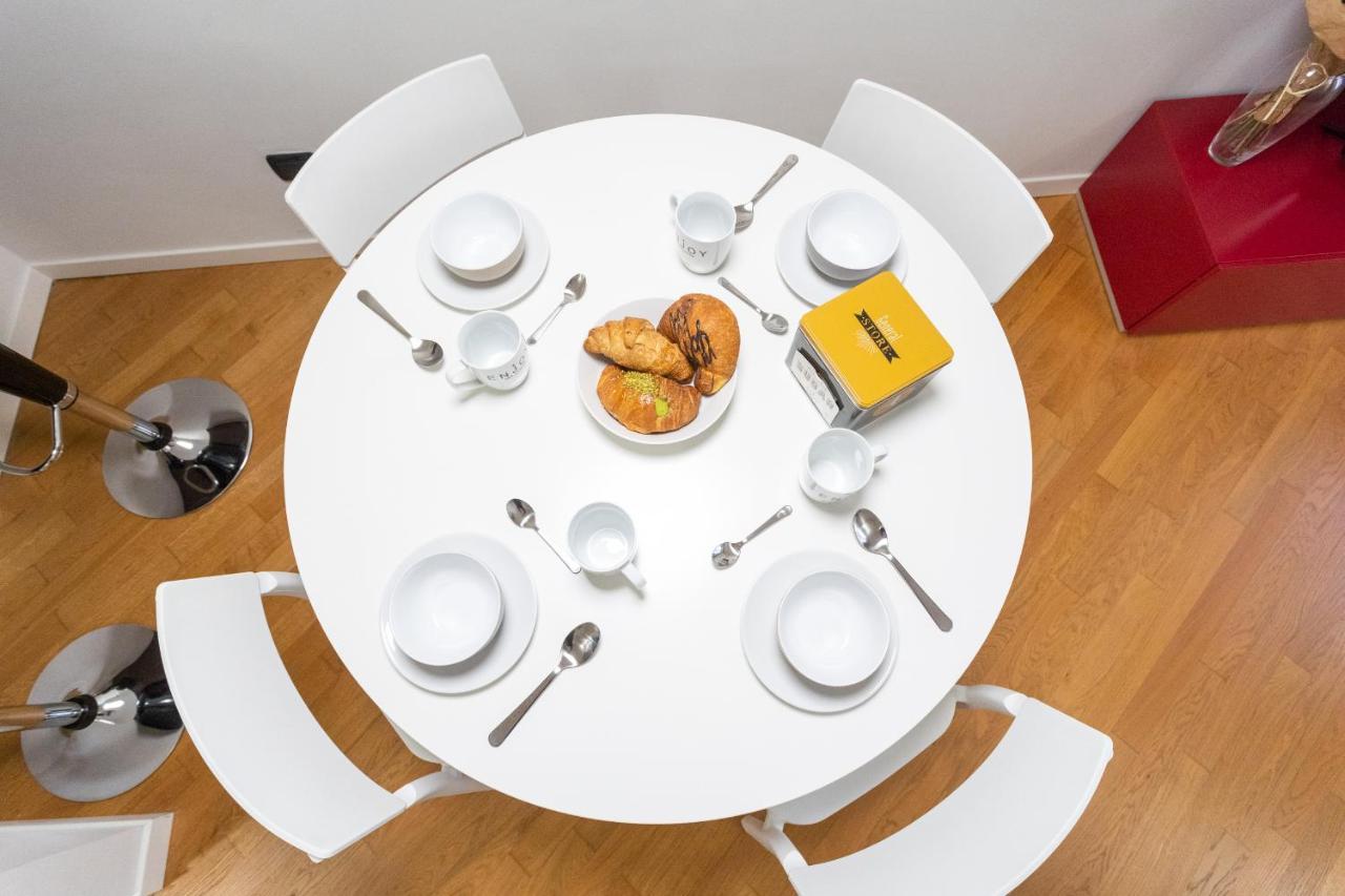 White Flat In Como City Center By Rent All Комо Экстерьер фото