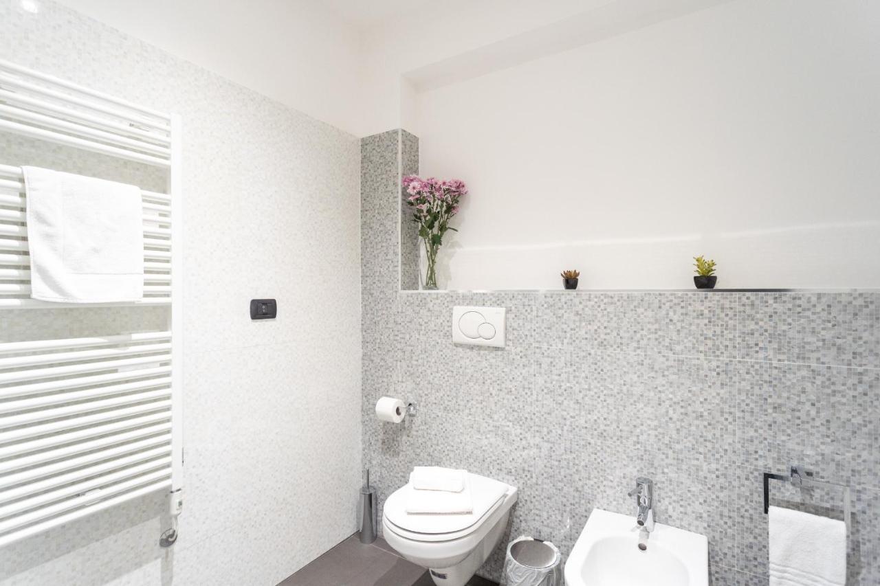 White Flat In Como City Center By Rent All Комо Экстерьер фото