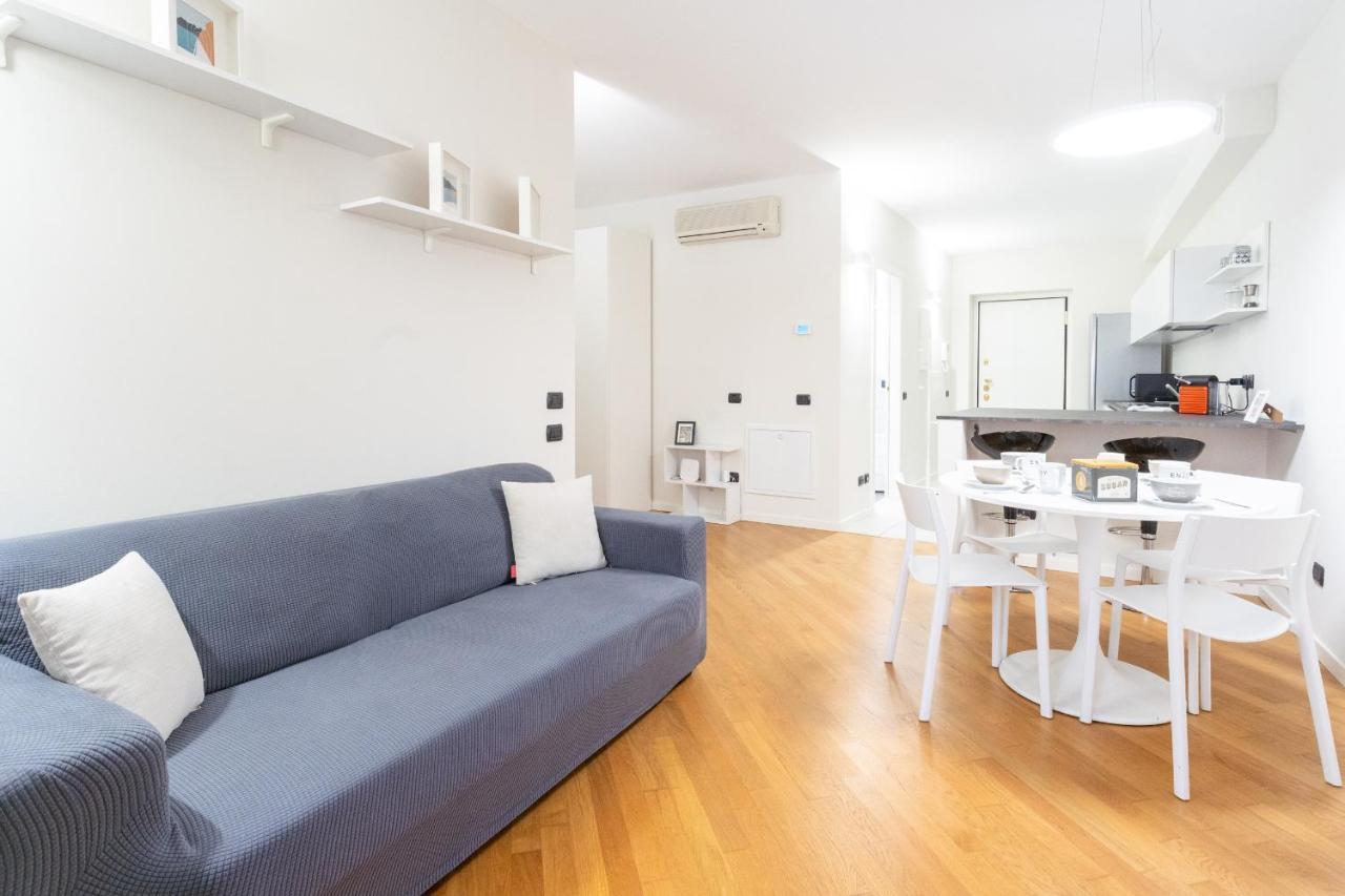 White Flat In Como City Center By Rent All Комо Экстерьер фото