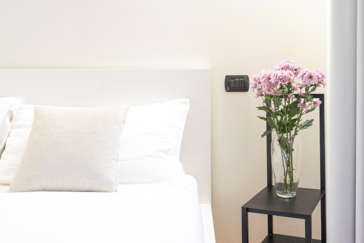 White Flat In Como City Center By Rent All Комо Экстерьер фото