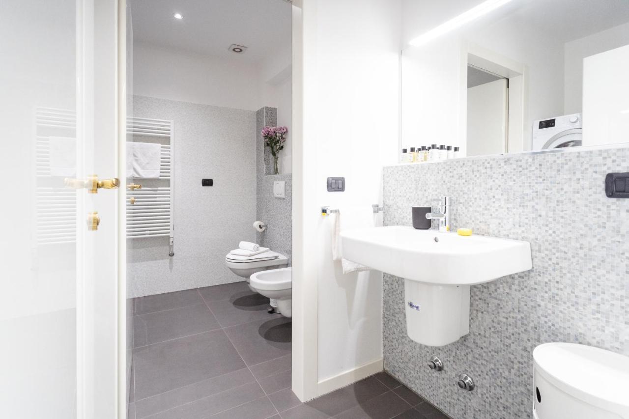 White Flat In Como City Center By Rent All Комо Экстерьер фото